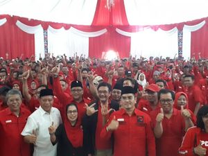 Bupati Lamongan Hadiri Konsolidasi PDIP, Dukung Jokowi-Maruf? Bupati Lamongan Hadiri Konsolidasi PDIP, Dukung Jokowi-Maruf?