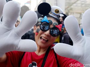 Ribuan Orang Padati Hari Ulang Tahun Mickey Mouse di Jakarta