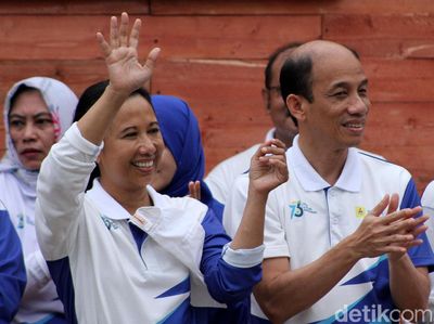 Gaya Rini Soemarno Jalan Sehat Bareng Arcandra dan Sofyan Basir