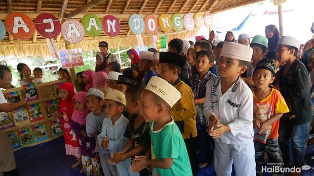 Dongeng Bantu Sembuhkan Trauma Anak-anak Korban Gempa Lombok