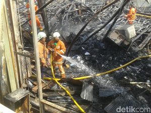 Api di Pabrik Furnitur Jakut Kembali Menyala