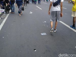 Masih Banyak Sampah Berceceran di CFD Jl MH Thamrin, Apa Sebab? Masih Banyak Sampah Berceceran di CFD Jl MH Thamrin, Apa Sebab?