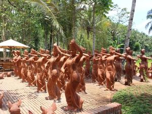 Hari Minggu, Ayo ke Taman Gandrung Terakota Banyuwangi