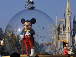 Minum Air Mancur dan Pamer di TikTok, Karyawan Disney Ini Dipecat