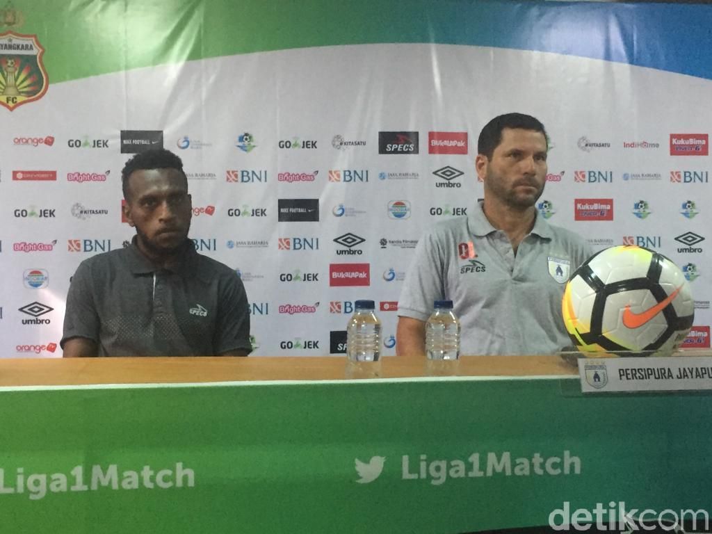 Bertandang ke Bhayangkara FC, Persipura Tanpa Boaz Solossa Bertandang ke Bhayangkara FC, Persipura Tanpa Boaz Solossa
