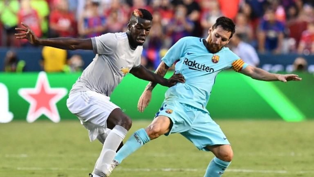 Paul Pogba dan Lionel Messi bertemu di restoran Salt Bae. (Foto: Nicholas Kamm / AFP)