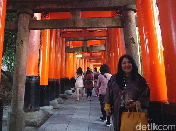 Foto: Kuil Seribu Gerbang di Jepang