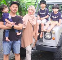 Ratna Galih dan keluarga