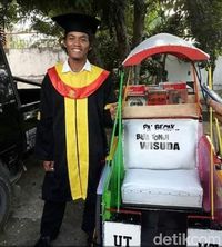 Inspiratif, Pesan Tukang Becak yang Jadi Sarjana untuk Anak Muda