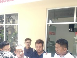 Laporkan Kepsek dengan Pasal Cabul, Nuril Dibantu 15 Advokat