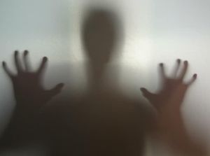 Ada Tamu Tak Diundang, Peralatan Masak di Dapur Ini Bergerak Sendiri