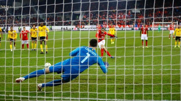 Ricardo Rodriguez menjadi pencetak gol pertama Swiss ke gawang Belgia.