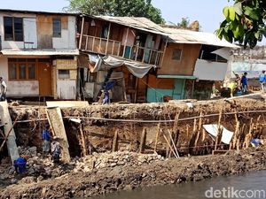 Tanah Amblas di Pademangan, Turap Ditargetkan Rampung Desember