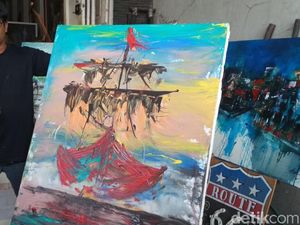 Tanpa Kuas, Seniman Cirebon Ini Melukis Gunakan Jari Tangan