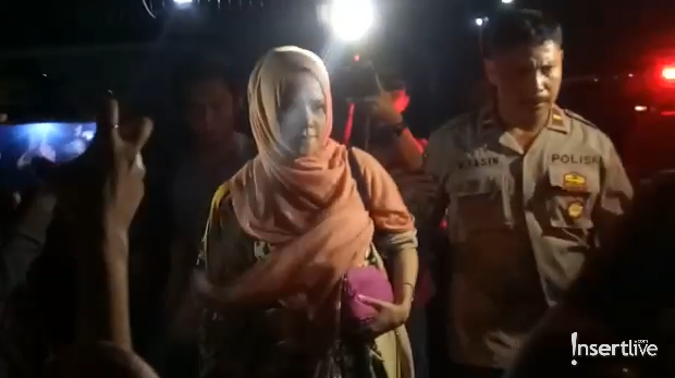 Angel Lelga saat digerebek Vicky Prasetyo. 