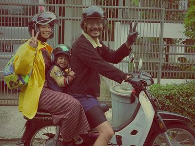 9 Gaya Kompak nan Unik Keluarga Shareefa Danish