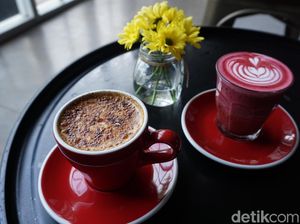 Ngopi Cantik di Coffee Shop Besar nan Modern Ngopi Cantik di Coffee Shop Besar nan Modern