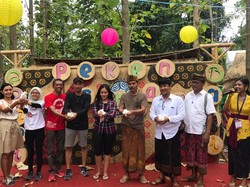 Pakai Uang Kepeng, Sensasi Belanja Tempo Dulu di Peken Nusantara