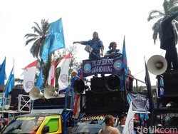 Buruh Jabar Tuntut Ridwan Kamil Naikkan UMK Hingga 20 Persen