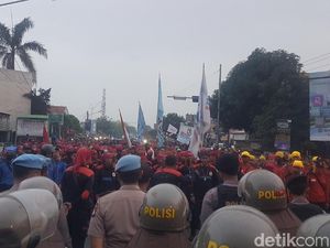 Massa Buruh Bubar, Jl Arteri Serang-Jakarta Kembali Dibuka