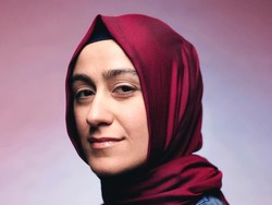 Ini Burcin Mutlu, Hijabers Penemu Galaksi Baru di Alam Semesta