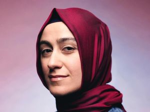 Ini Burcin Mutlu, Hijabers Penemu Galaksi Baru di Alam Semesta Ini Burcin Mutlu, Hijabers Penemu Galaksi Baru di Alam Semesta