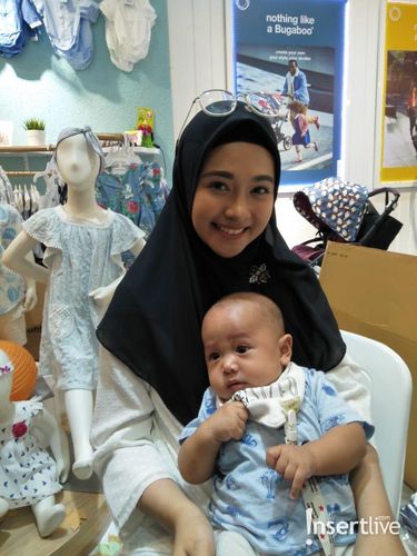 Poppy Bunga dan anak