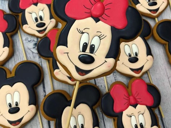 Lucu! 10 Cake Bertema Mickey Mouse Ini Sayang Banget Dimakan