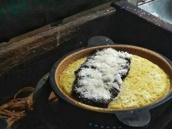 Ini Dia Tampilan Martabak Isi Ketan Hitam yang Jadi Favorit Anak 90an