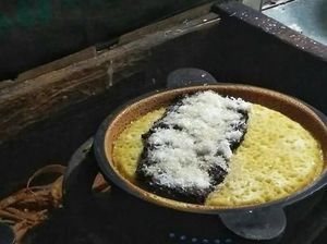 Ini Dia Tampilan Martabak Isi Ketan Hitam yang Jadi Favorit Anak 90an Ini Dia Tampilan Martabak Isi Ketan Hitam yang Jadi Favorit Anak 90an