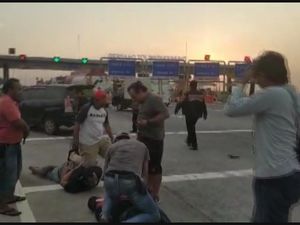 Dua Pengedar Narkoba Disergap di Tol Mojokerto, 2 Kg Sabu Disita Dua Pengedar Narkoba Disergap di Tol Mojokerto, 2 Kg Sabu Disita