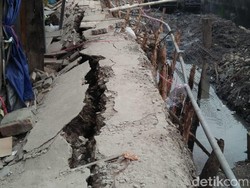 Longsor di Pademangan, Anies akan Evaluasi Pengerukan Sungai