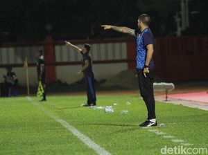 Bhayangkara Bungkam Persipura, McMenemy Bangga Bukan Main