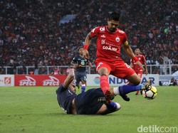 Bambang Pamungkas masuk menggantikan Marko Simic saat pertandingan memasuki menit ke-80.