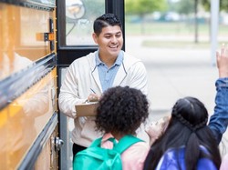 5 Ide Hadiah di Hari Guru Nasional