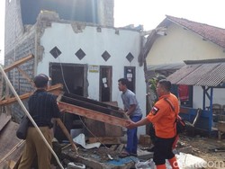 Ratusan Rumah di Bandung Barat Rusak Dilanda Puting Beliung