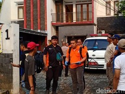 Wanita Diduga Korban Pembunuhan di Mampang Dibawa ke RS Fatmawati