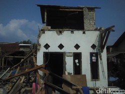 Cerita Warga Padalarang Detik-detik Puting Beliung Sapu Desanya