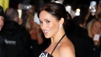 Foto: Hamil 4 Bulan, Meghan Markle Cantik dengan Gaun yang Ekspos Bahunya