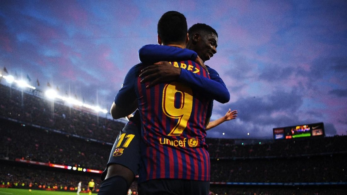 Luis Suarez coba beri nasihat untuk Ousmane Dembele (David Ramos/Getty Images)