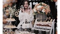 Hobi Makan Cookies dan Cake, Ini Pose Manis Syifa Hadju Saat Ngemil