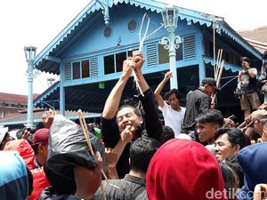 Lantunan Doa Belum Usai, Gunungan Grebeg Maulid di Solo Ludes Duluan