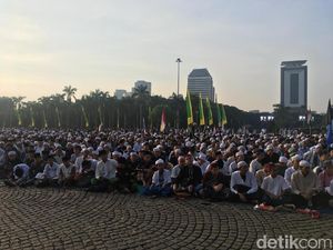 Warga Mulai Berdatangan ke Acara Maulid Nabi di Monas