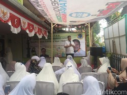 Di Depan Mak Ija, Mardani Soroti Kesehatan hingga Pendidikan