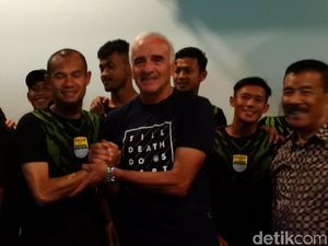 Gomez Tunjuk Pengacara Setelah Diputus Kontrak, Persib Merespons