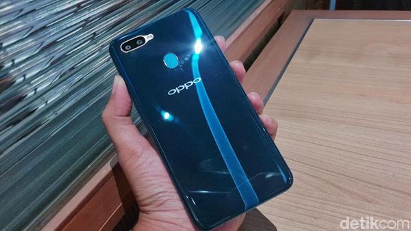 Penampakan Oppo A7 yang Tampil Mewah dan Menawan