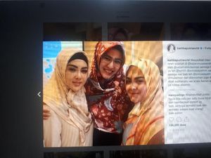 Syahrini Bertanya ke Uztaz Somad Soal Pernikahan, Kode?