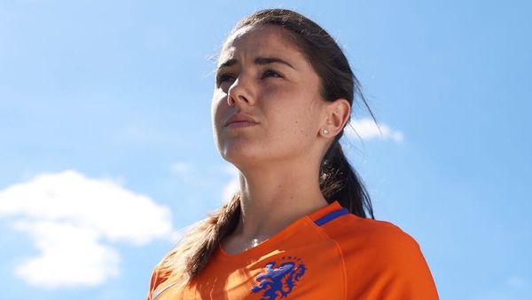 Foto: Liburannya Pesepakbola Cantik Belanda, Danielle van de Donk