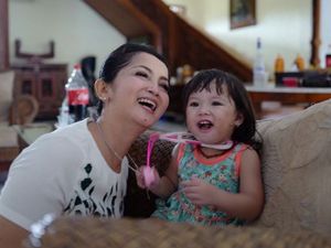 Kebersamaan Gempi, Anak Gading dan Gisel dengan Neneknya