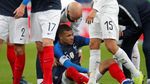 Ouch, Mbappe